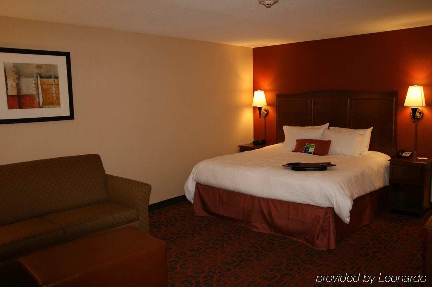 Hampton Inn & Suites New Castle, Pa Номер фото